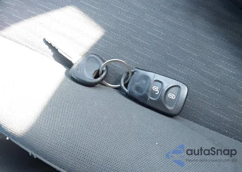 2009 Kia Rondo Lx z USA, uszkodzony, nr VIN KNAFG529697285884